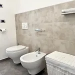 Centro-moderno Bilocale Con Vista Panoramica 公寓 *