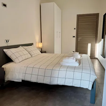 Cuneo Centro-Moderno Bilocale Con Vista Panoramica * クーネオ