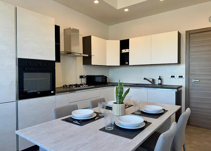 Cuneo Centro-Moderno Bilocale Con Vista Panoramica アパート *